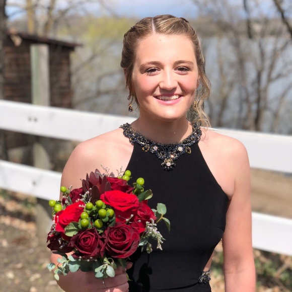 Meet your Posher, Mercedes - Picture 1 of 1